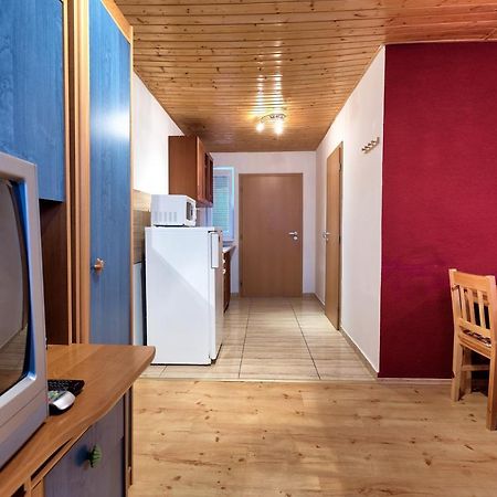 Готель Apartmanovy Dom Red Подгайська Екстер'єр фото