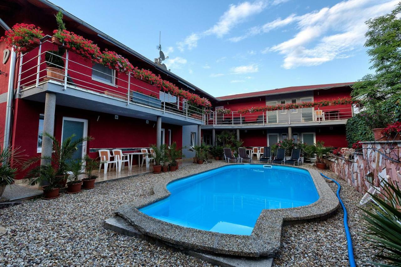 Готель Apartmanovy Dom Red Подгайська Екстер'єр фото