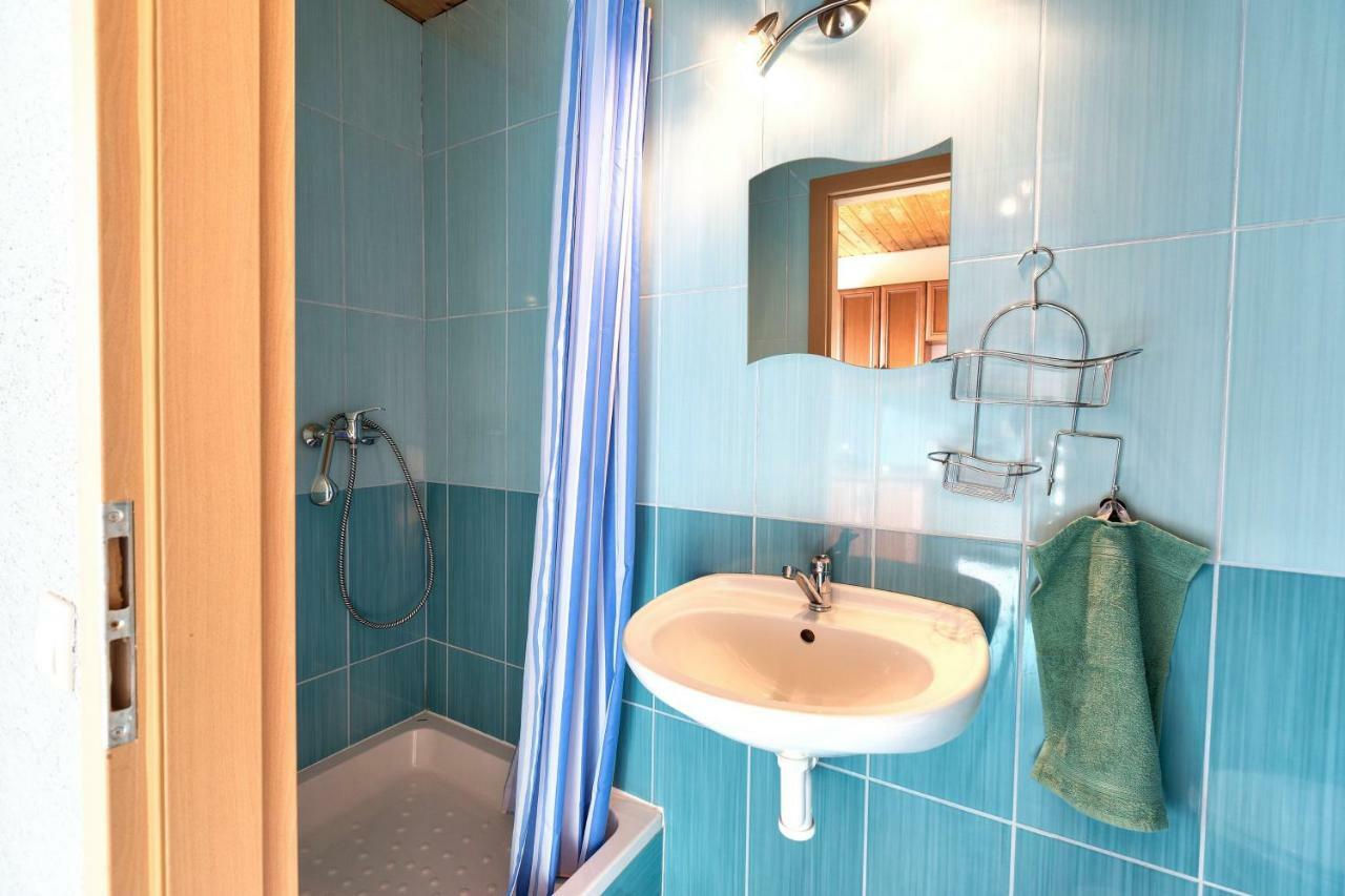 Готель Apartmanovy Dom Red Подгайська Екстер'єр фото