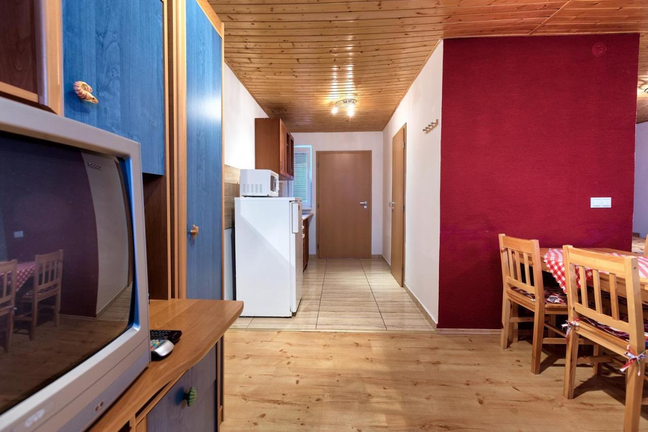 Готель Apartmanovy Dom Red Подгайська Екстер'єр фото